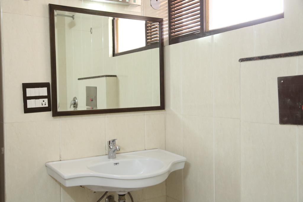 Hotel Wall City New Delhi Ngoại thất bức ảnh