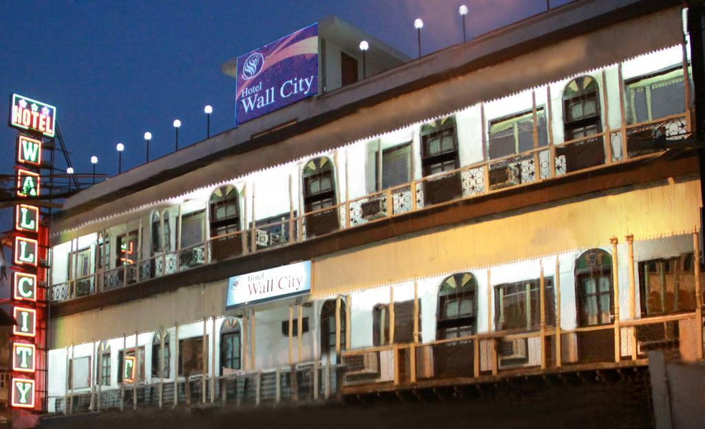 Hotel Wall City New Delhi Ngoại thất bức ảnh