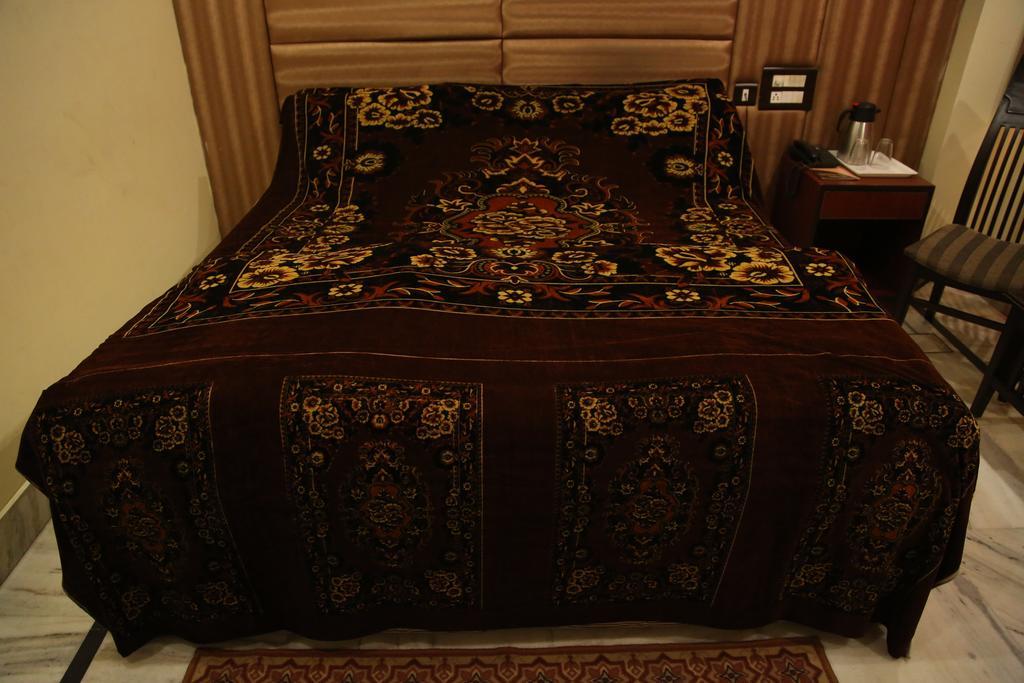 Hotel Wall City New Delhi Phòng bức ảnh