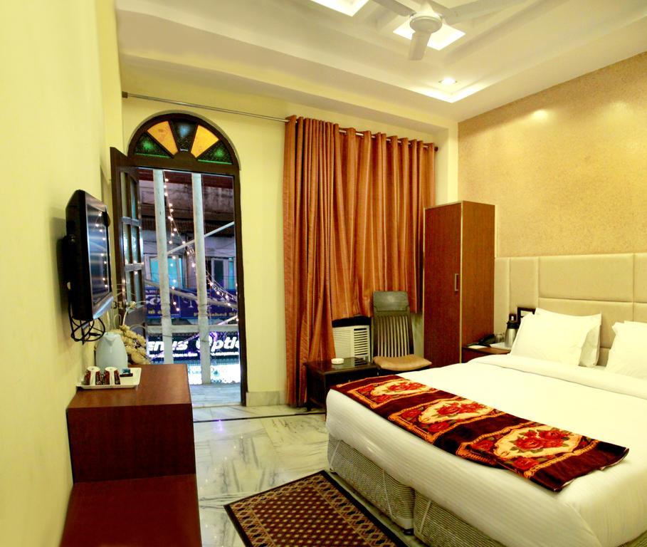 Hotel Wall City New Delhi Phòng bức ảnh